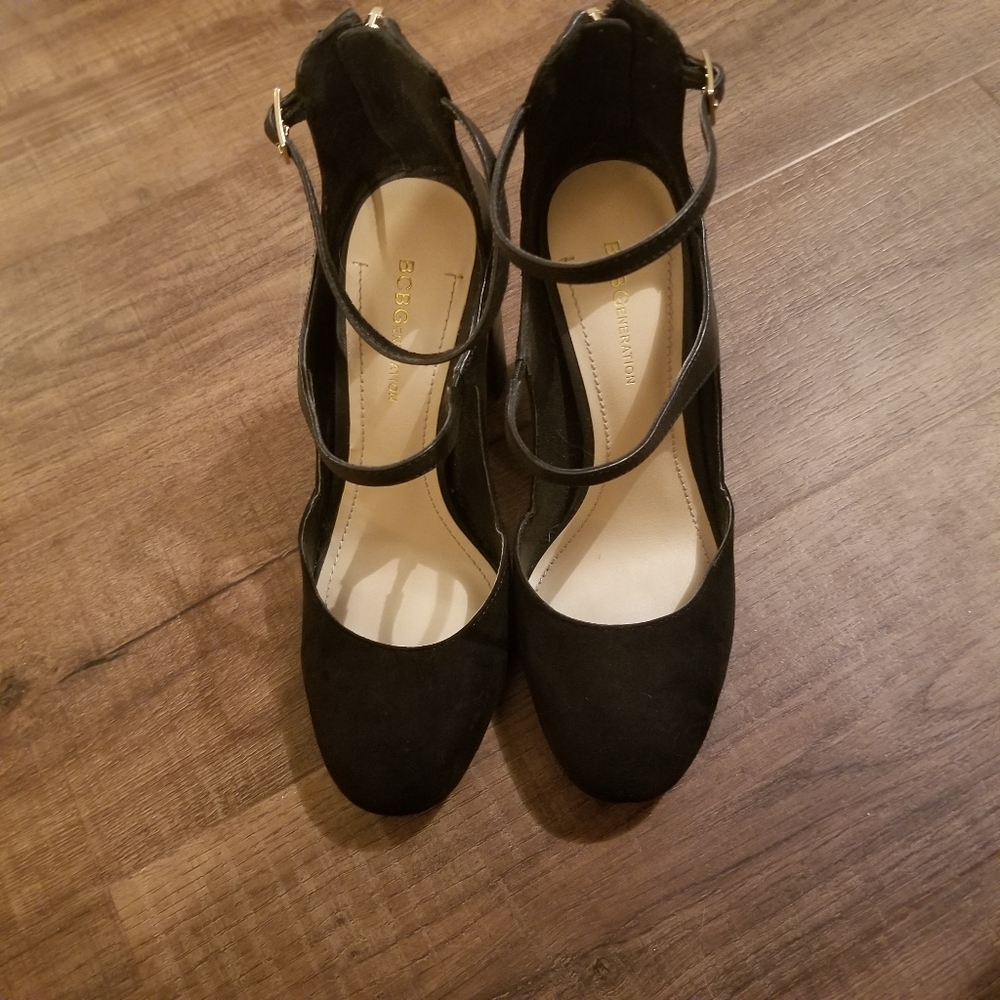 7.5 bcbg block heels